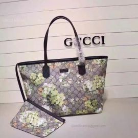 Gucci Blooms GG Supreme Shopping Bag Dark Blue 405020