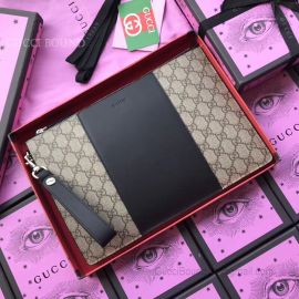 Gucci GG Supreme Pouch 495017