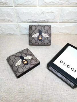 Gucci Bee print GG Supreme wallet 451268 211759