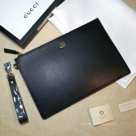 Gucci GG Marmont leather pouch 475317 211898