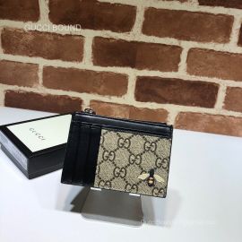 Gucci Bee print GG Supreme card case 597555 212999