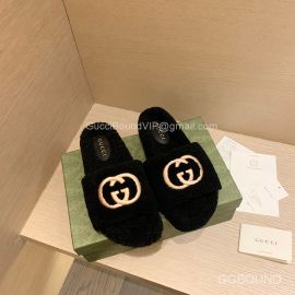 Gucci Interlocking G Slide Sandal in Black Shearling 2191083