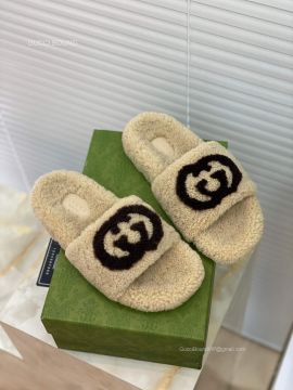 Gucci Interlocking G Slide Sandal with Beige Shearling 2281172