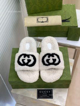 Gucci Interlocking G Slide Sandal with White Shearling 2281174