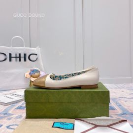 Gucci Ballet Flat with Interlocking G in White and Gold Leather 2281211