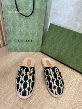 Gucci Horsebit Black and White Wool Knitted Tweed Slipper Mules with Shearling Fur 2281314