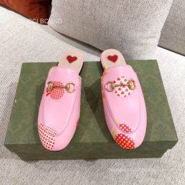 Gucci Horsebit Apple Print Leather Slipper Mules with Red Heart in Pink 2281335