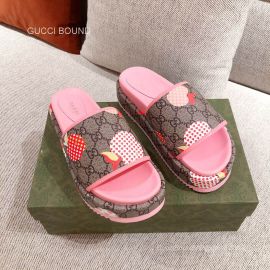 Gucci GG Canvas Apple Print Platform Slide Sandal in Pink 2281336