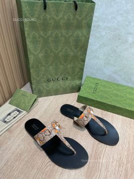 Gucci Horsebit GG Canvas Thong Sandals in Beige Unisex 2281488