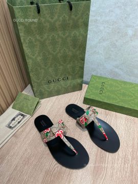 Gucci Horsebit GG Canvas Thong Sandals in Beige Unisex 2281489