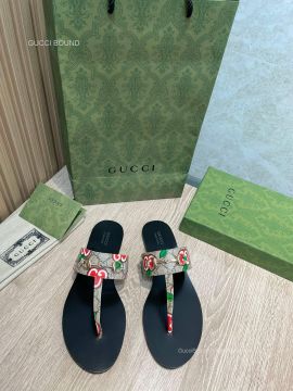 Gucci Horsebit GG Canvas Thong Sandals in Beige Unisex 2281489