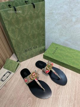 Gucci Double GG Canvas Thong Sandals in Beige Unisex 2281494