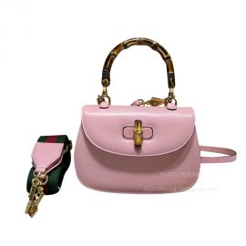 Gucci Top Handle Bag Gucci Small Shoulder Bag in Pink White 675797