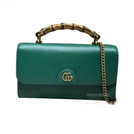 Gucci Shoulder Bag Gucci Diana Mini Shoulder Bag with Bamboo and Chain in Green Leather 675795