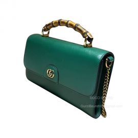 Gucci Shoulder Bag Gucci Diana Mini Shoulder Bag with Bamboo and Chain in Green Leather 675795