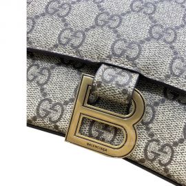 Gucci Tote Bag Gucci x Balenciaga Small Hourglass Shoulder Bag in Beige GG Supreme Canvas 681697