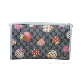 Gucci Clutch Gucci GG Supreme Pouch Clutch with Apple Print 664114