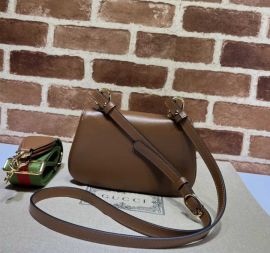 Gucci Blondie Mini Shoulder Bag with Round Interlocking G Brown Leather 698643