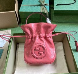 Gucci Blondie Mini Bucket Chain Leather Crossbody Bag with Interlocking G Pink 760313