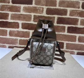 Gucci Interlocking G Beige GG Canvas Mini Bucket Crossbody Bag 746303
