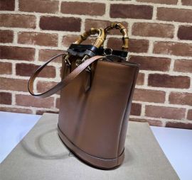Gucci Diana Medium Bucket Tote Bag Cuir Brown Leather 750394