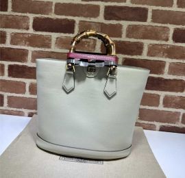 Gucci Diana Bucket Tote Bag White Leather  Medium 750394