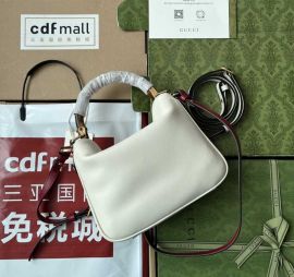 Gucci Diana with Bamboo Handle White Leather Small Shoulder Bag 746251