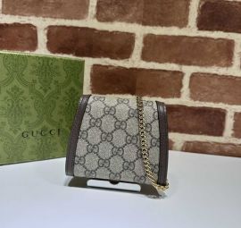 Gucci Blondie Medium Chain Wallet Beige GG Canvas 725219