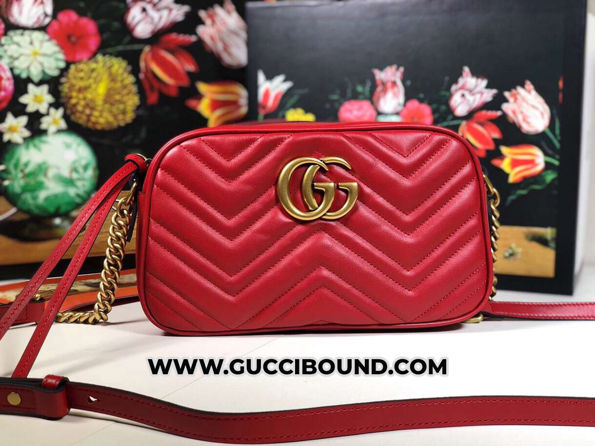 Our knock offs combine both style and durability that matches those of the original Gucci handbag. You might want to get one for yourself, walk right into your friend and casually place a purse like hers on the table next time you meet for lunch. You will be pleased to see her reaction! Of course, only you will have to know that the bag is a replica, and not from a high fashion store.